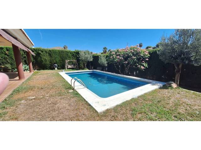 Casa-chalet en Venta en Cotomar