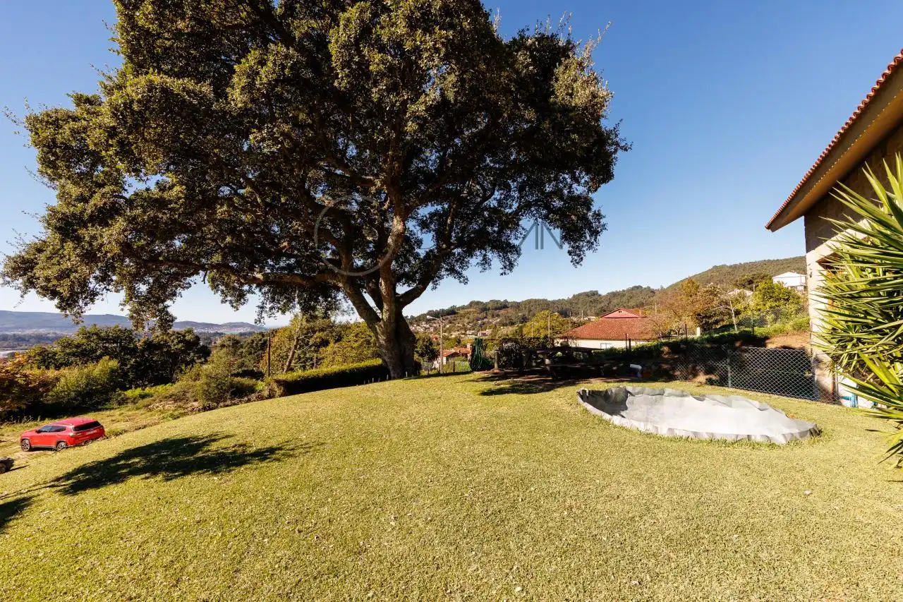 Jardí de Casa o xalet en venda en Nigrán amb Calefacció, Jardí privat i Terrassa