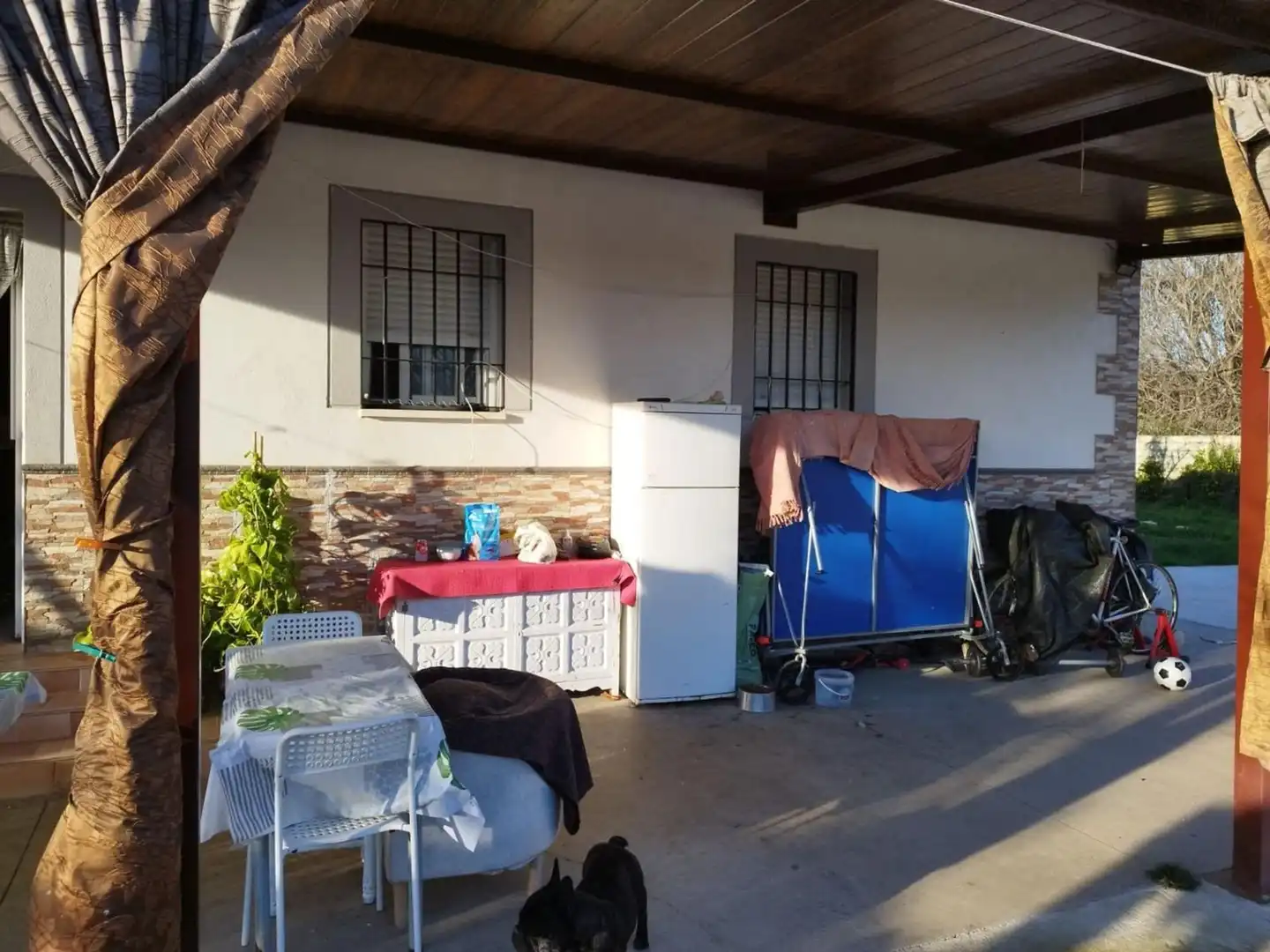 Vista exterior de Casa o xalet en venda en Córdoba amb Aire condicionat, Calefacció i Jardí privat