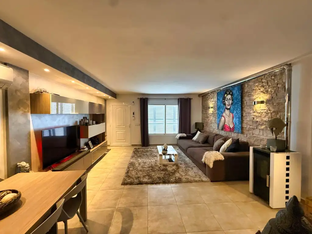 Wohnzimmer von Einfamilien-Reihenhaus zum Verkauf in  Palma de Mallorca mit Klimaanlage, Terrasse und Möbliert