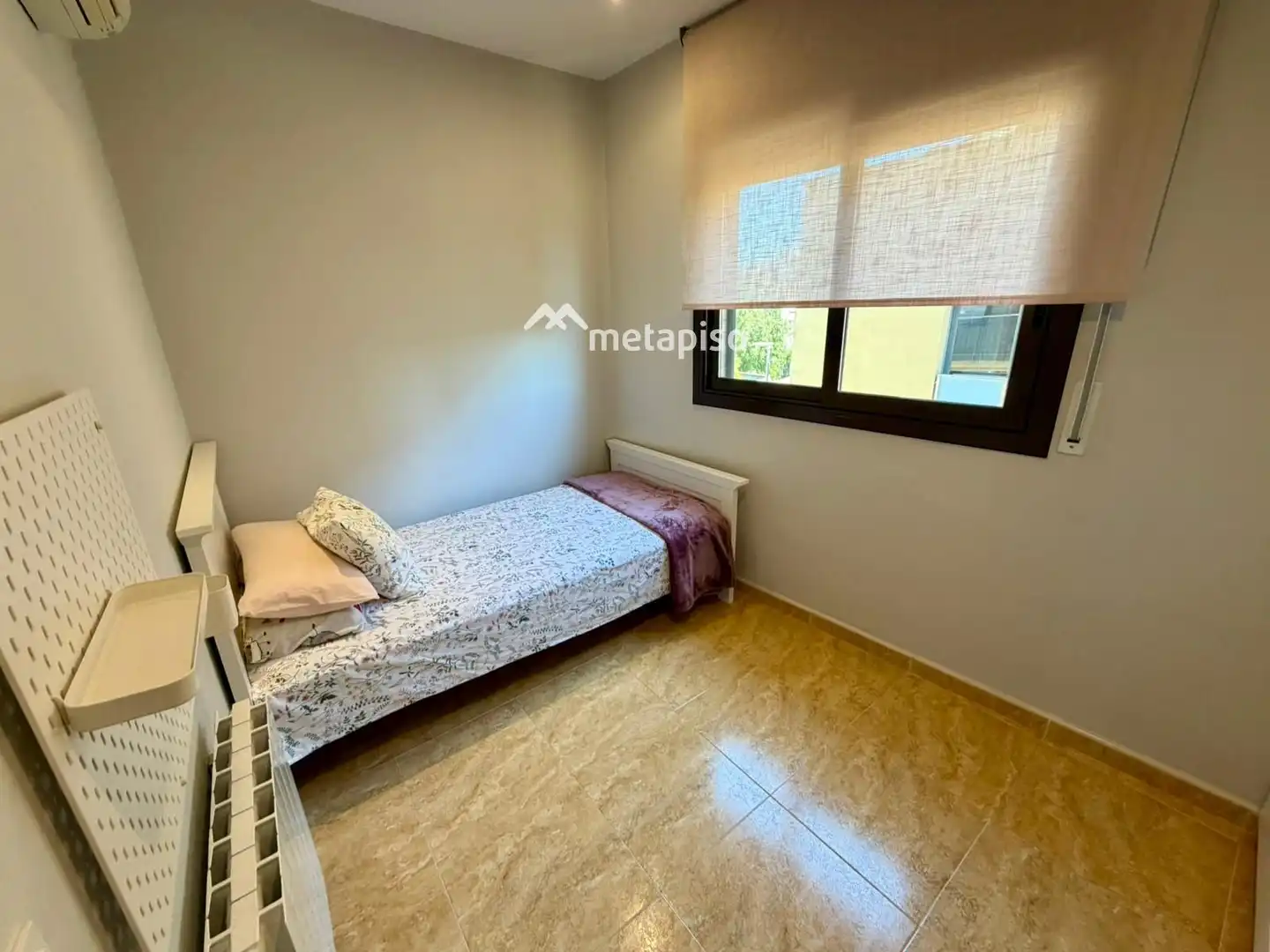 Habitación de Casa adosada en venta en Santa Margarida I Els Monjos con Aire acondicionado, Calefacción y Terraza