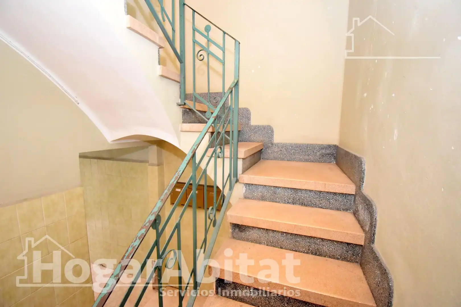 Piso en venta en Castellón de la Plana / Castelló de la Plana con Aire acondicionado, Calefacción y Trastero