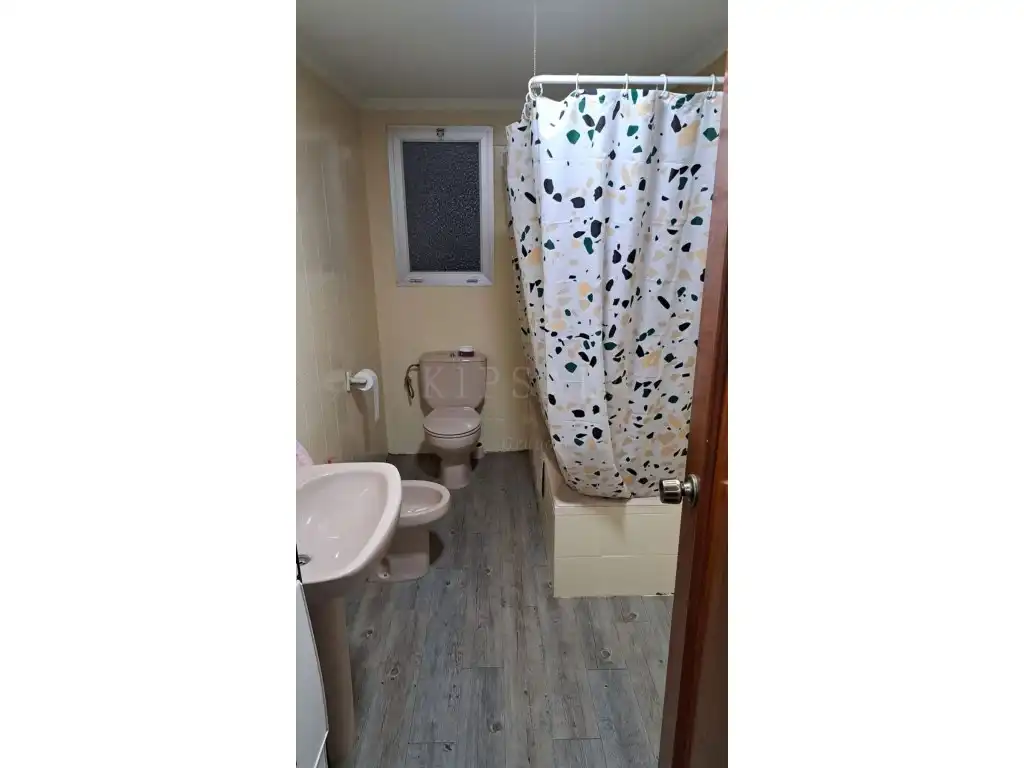 Bathroom of Flat for sale in Valencia  with Air Conditioner and Terrace