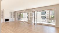 Living room of Flat for sale in  Barcelona Capital  with Air Conditioner, Heating and Private garden