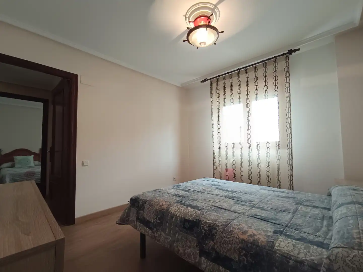 Schlafzimmer von Wohnung zur Miete in Gijón  mit Heizung, Abstellraum und Möbliert