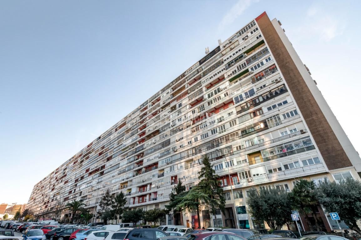 Vista exterior de Piso en venta en  Madrid Capital con Calefacción