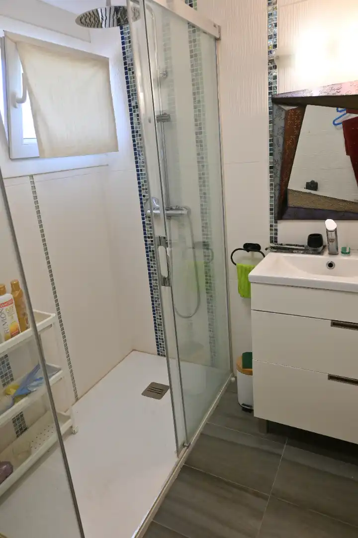 Bany de Casa o xalet en venda en Las Gabias amb Jardí privat, Terrassa i Traster