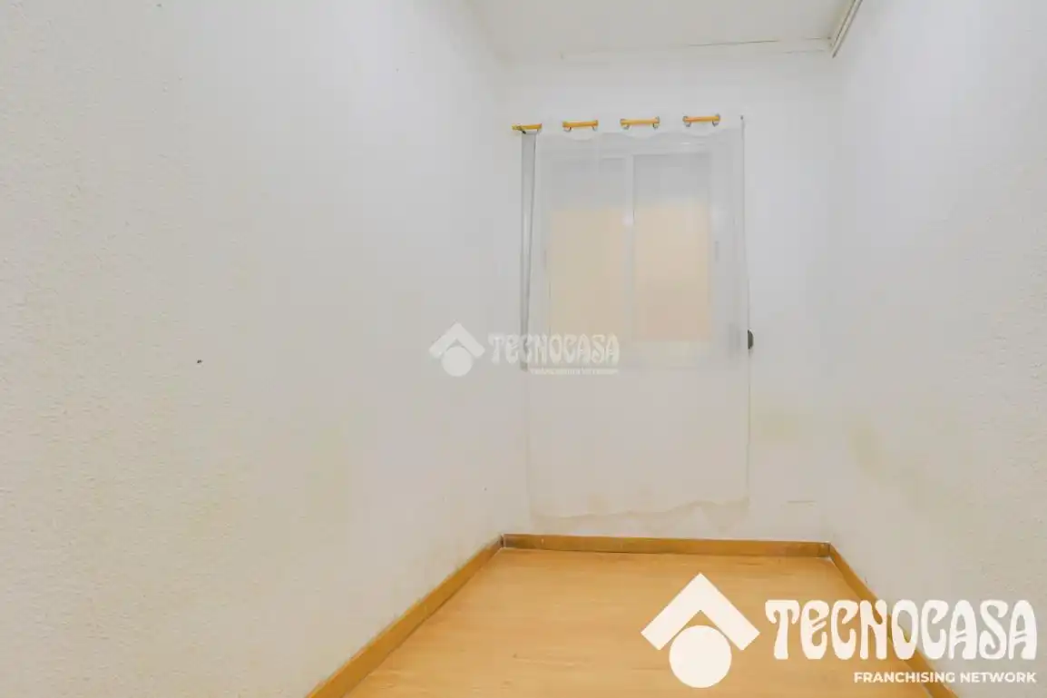 Habitación de Piso en venta en Barcelona con Aire acondicionado y Calefacción