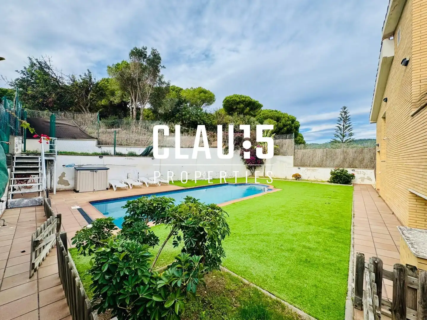 Vista exterior de Casa o chalet en venta en Canet de Mar con Jardín privado, Terraza y Piscina