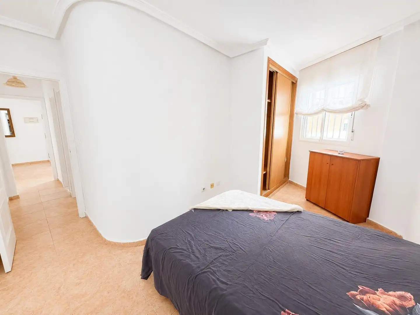 Habitación de Planta baja en venta en Torrevieja con Amueblado, Lavadora y Microondas
