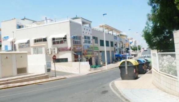 Premises for sale in AV Escandinavia, 72, Monte Faro - Altomar II