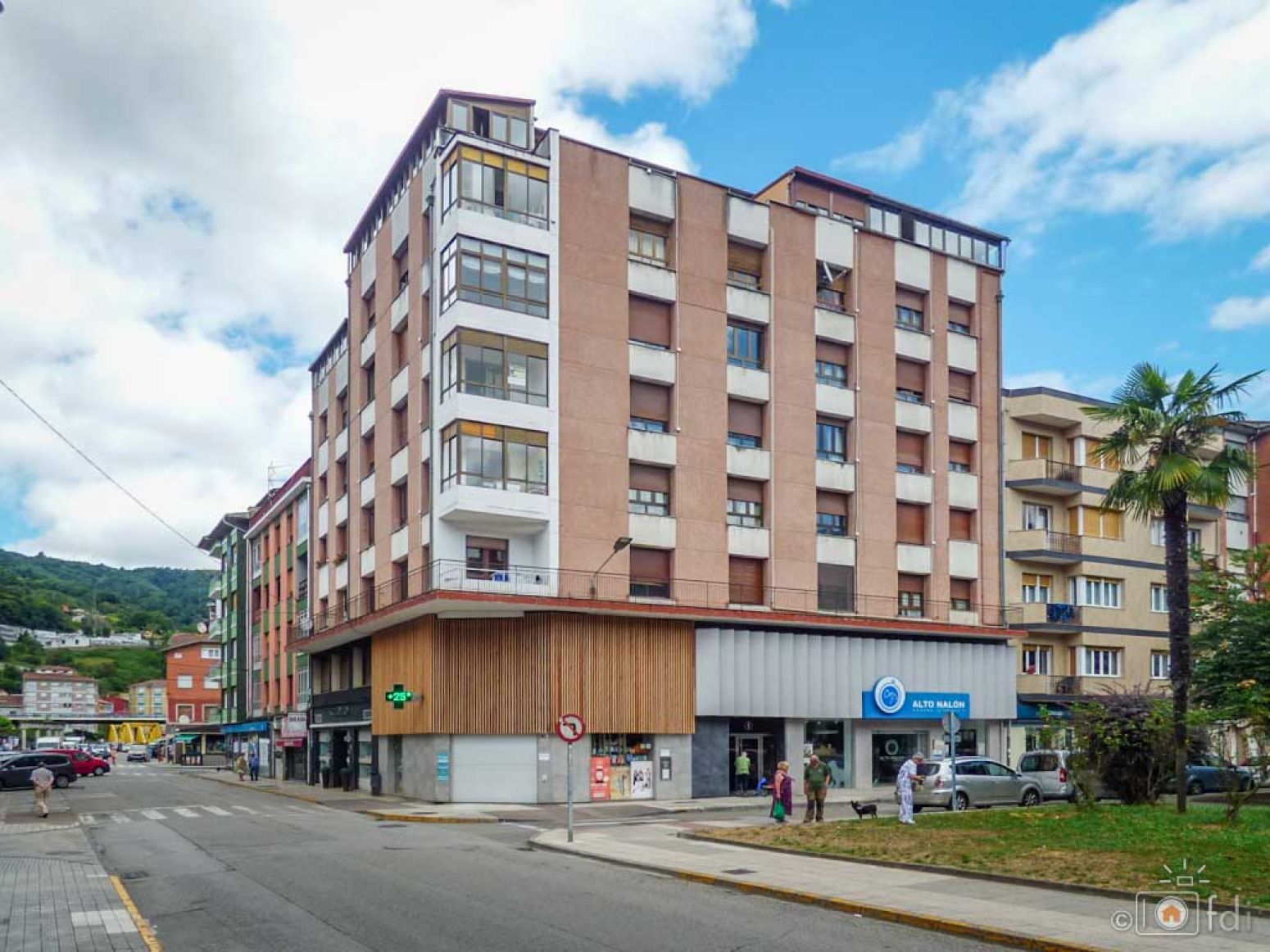 Vista exterior de Pis en venda en San Martín del Rey Aurelio amb Calefacció, Terrassa i Traster