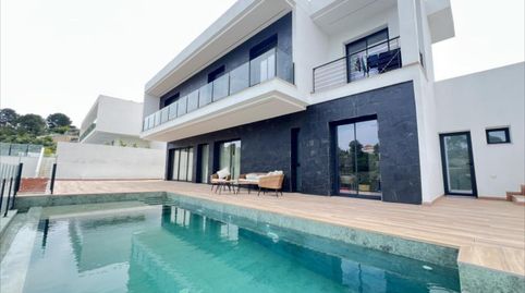 PRECIO ALGO NEGOCIABLE!!GRAN OPORTUNIDAD, CASA TOTALMENTE DE NUEVA CONSTRUCCIÓN DESDE HACE 1 AÑO Y TOTALMENTE A ESTRENAR!!!SE ENTR