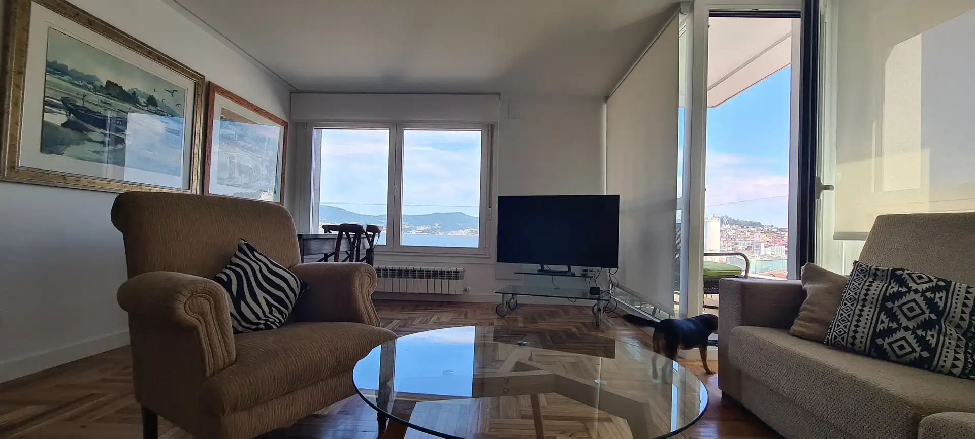 Living room of Flat for rent in Vigo   with Heating, Parquet flooring and Oven