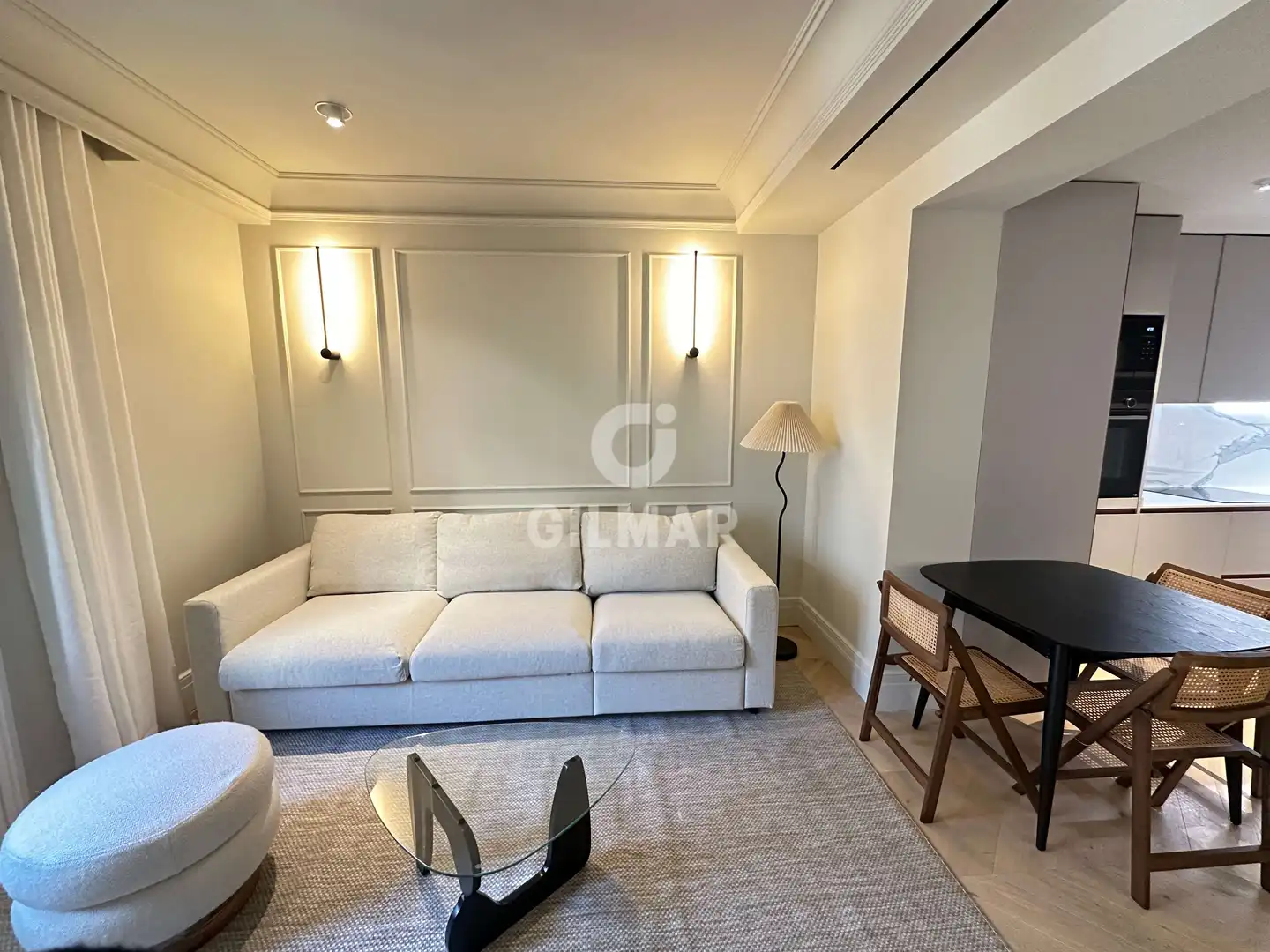 Sala d'estar de Pis en venda en Madrid amb Calefacció, Piscina i Moblat