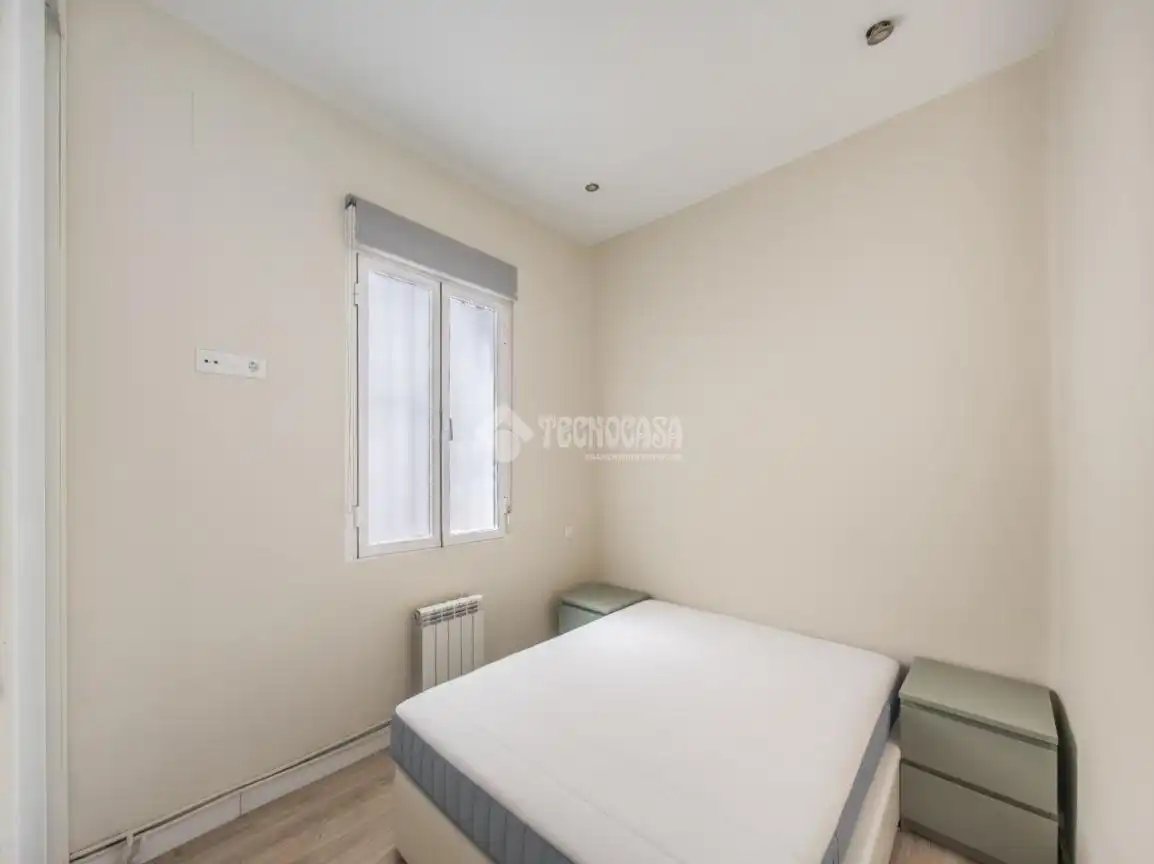 Schlafzimmer von Wohnung zum Verkauf in Madrid mit Klimaanlage und Heizung