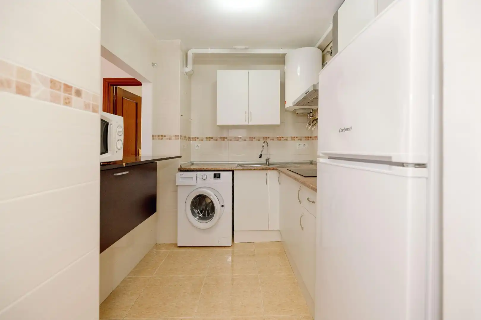 Küche von Wohnung zum Verkauf in Almogía mit Klimaanlage, Terrasse und Abstellraum