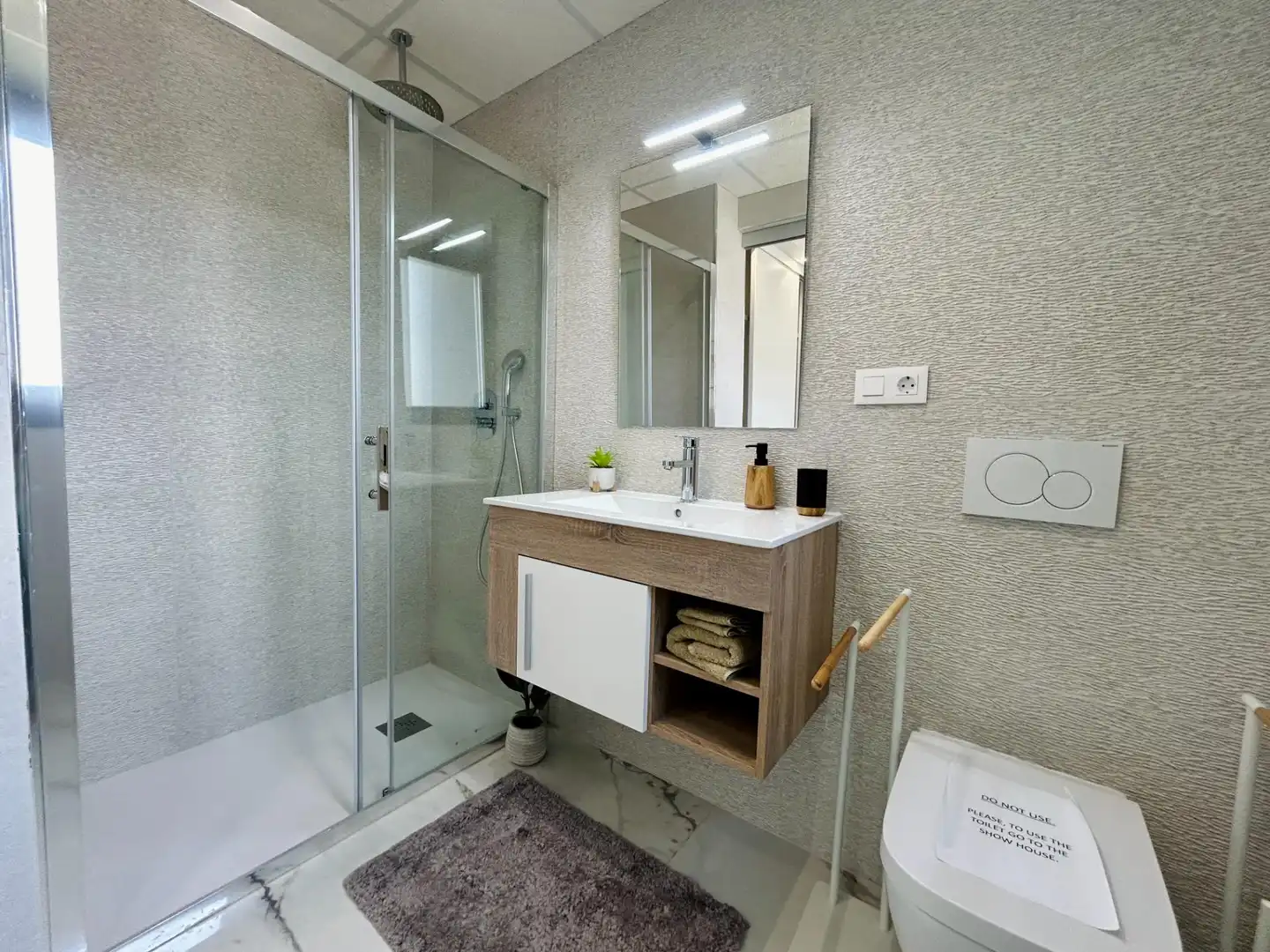 Baño de Ático en venta en Orihuela con Aire acondicionado, Calefacción y Jardín privado