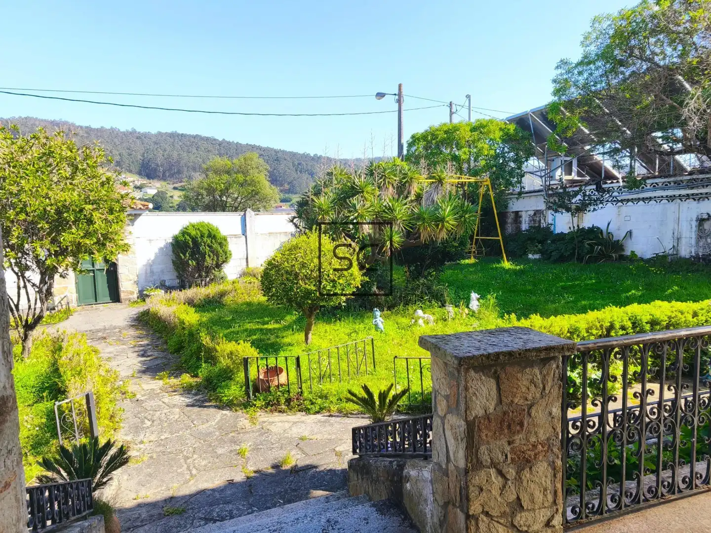 Vista exterior de Casa o xalet en venda en Ferrol amb Calefacció, Jardí privat i Traster