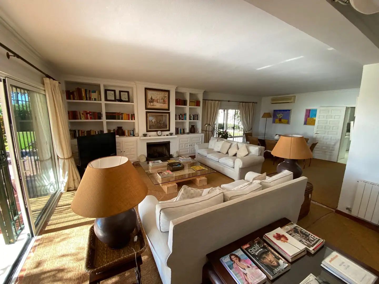 Living room of Houses for sale in Estepona  with Air Conditioner, Heating and Private garden
