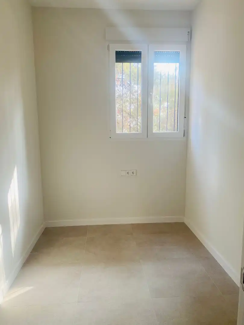 Bedroom of Flat for sale in Paterna  with Air Conditioner, Heating and Oven