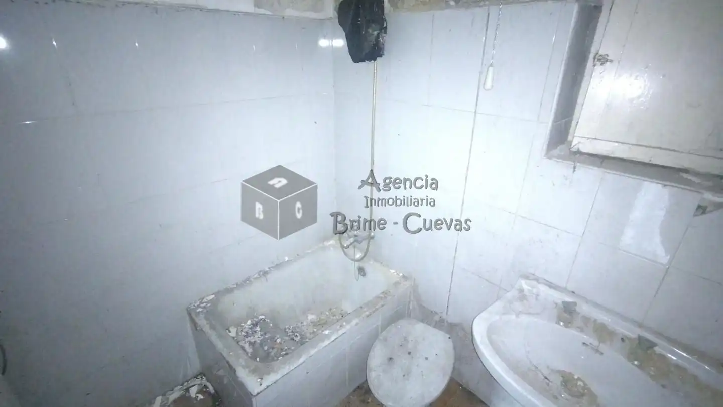 Bathroom of Ground floor for sale in San Martín del Rey Aurelio  with Private garden