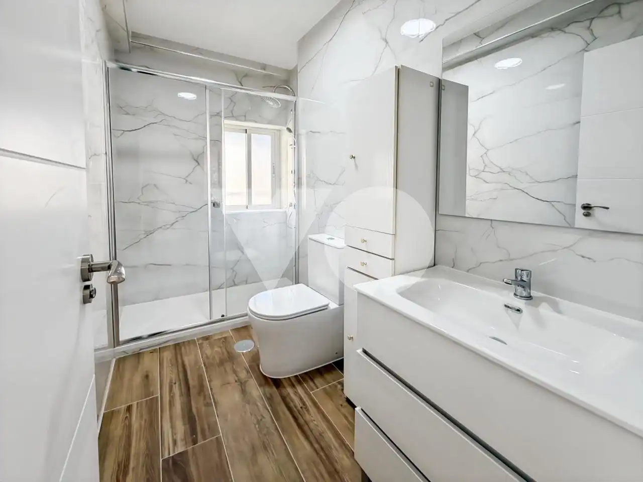 Baño de Piso para compartir en Madrid con Calefacción y Amueblado