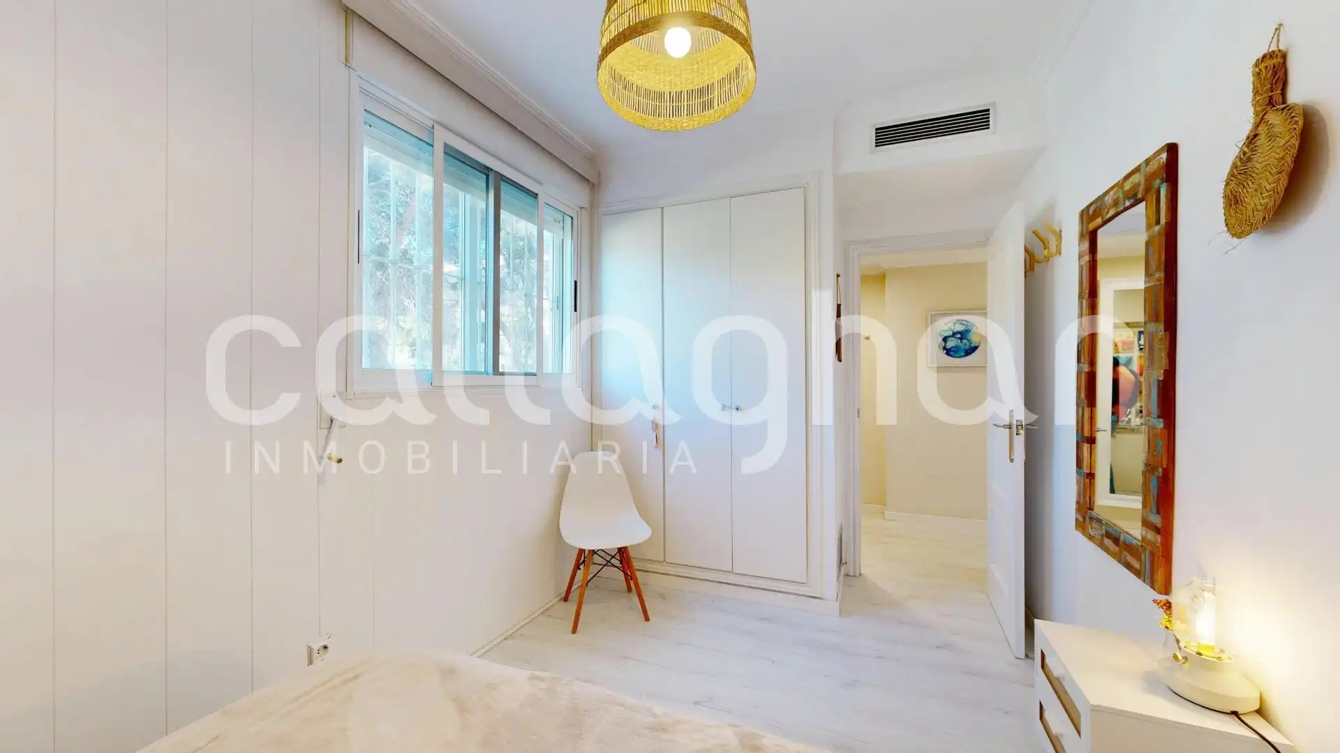 Bedroom of Ground floor for sale in Valencia  with Air Conditioner, Private garden and Storage room