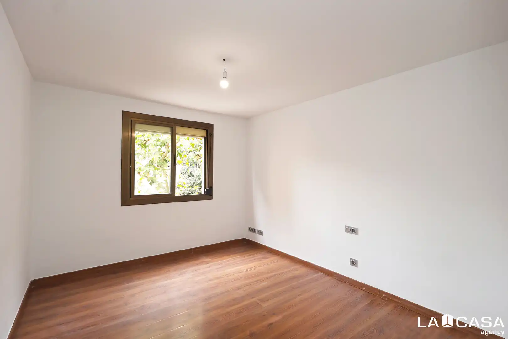 Habitación de Ático en venta en L'Hospitalet de Llobregat con Balcón