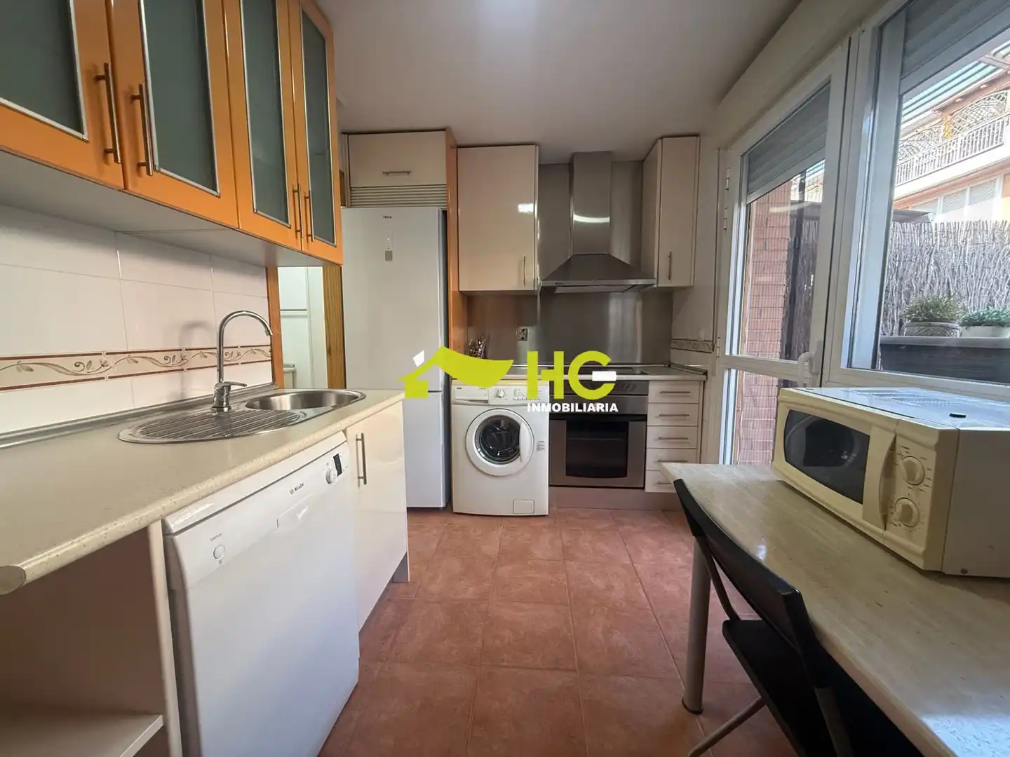 Cuina de Dúplex de lloguer en Villaviciosa de Odón amb Calefacció i Moblat