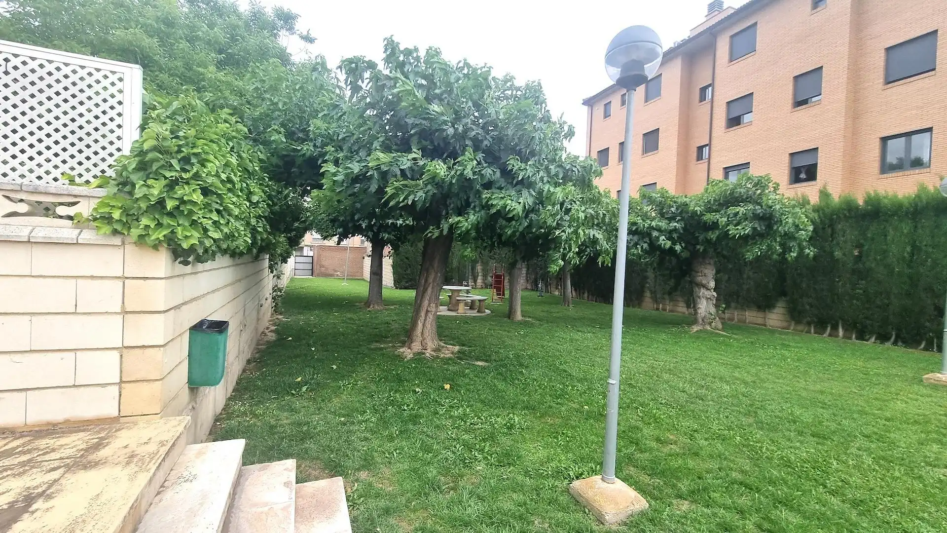 Garten von Einfamilien-Reihenhaus zum Verkauf in Villanueva de Gállego mit Terrasse
