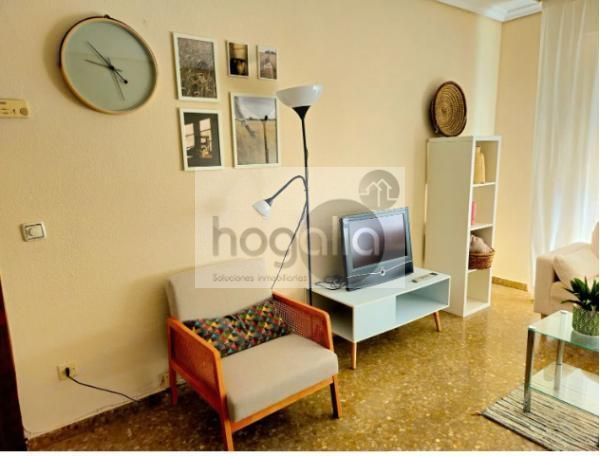 Living room of Flat to rent in  Sevilla Capital  with Air Conditioner, Heating and Terrace