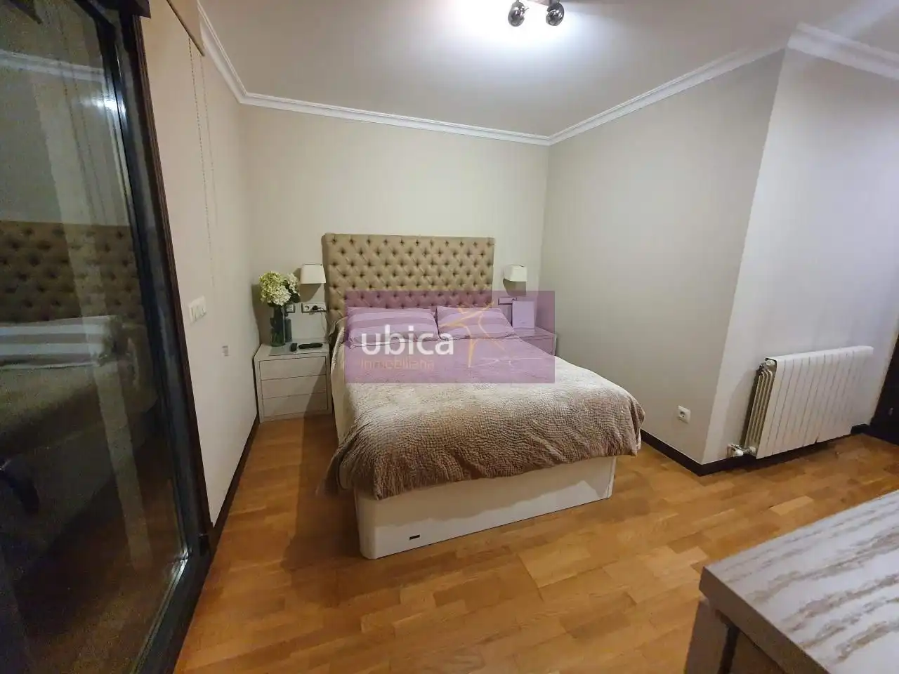 Dormitori de Casa adosada en venda en Vigo  amb Calefacció, Jardí privat i Terrassa