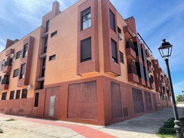 Local comercial en venta en Avenida del Cantábrico