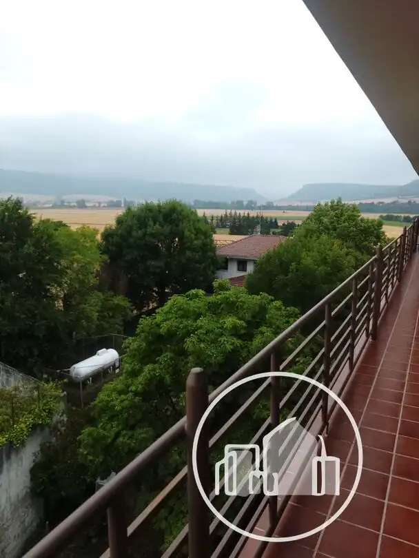 Terraza de Piso en venta en Valle de Losa con Calefacción y Trastero