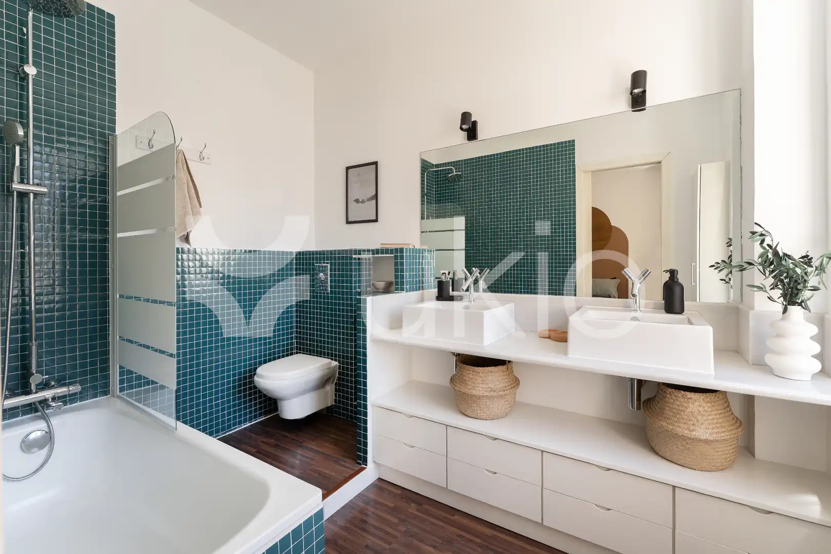 Bathroom of Apartments for rent in Madrid  with Air Conditioner, Heating and Furnished
