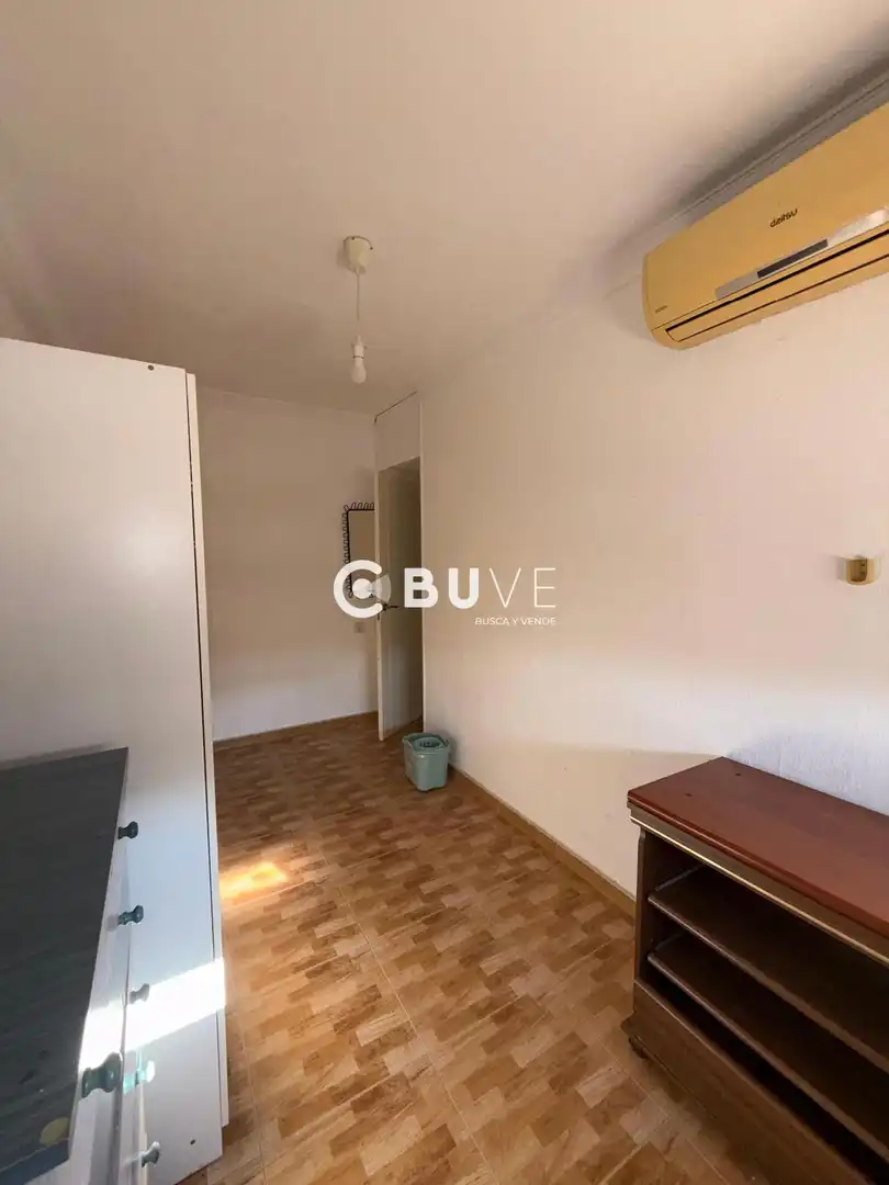 Bedroom of Flat for sale in Sevilla  with Air Conditioner and Storage room