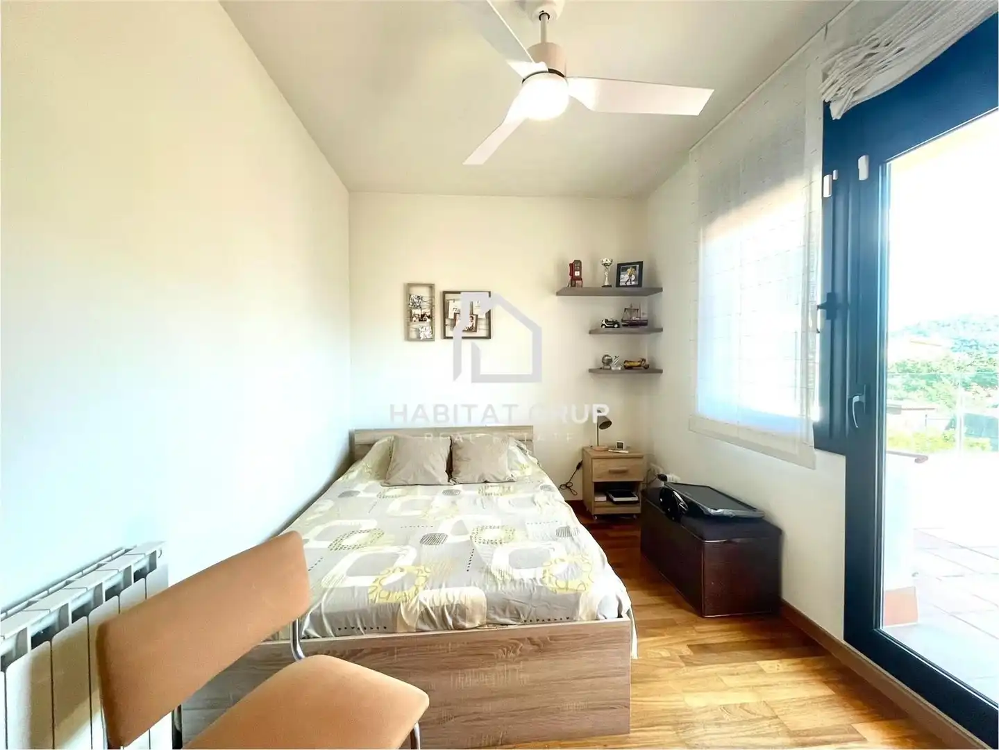 Habitación de Casa o chalet en venta en Medinyà con Aire acondicionado, Calefacción y Jardín privado