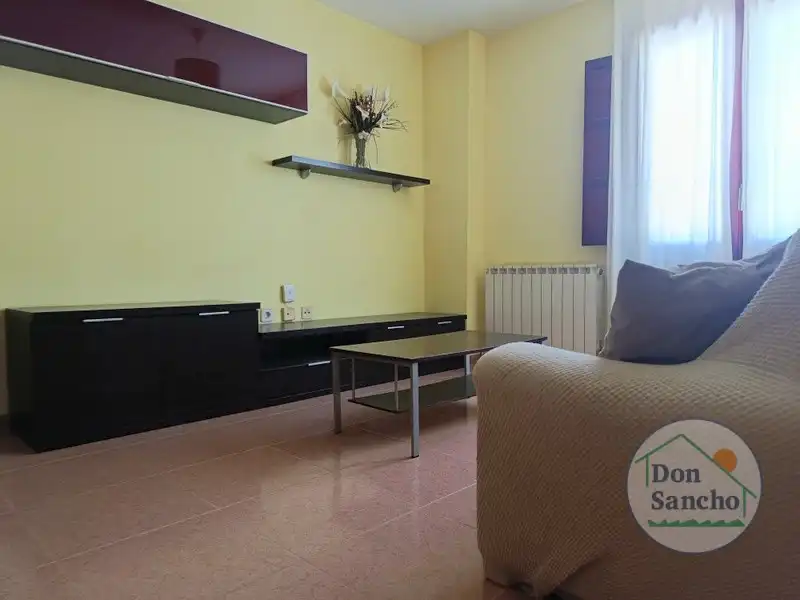 Sala d'estar de Pis en venda en Cigales amb Calefacció i Traster