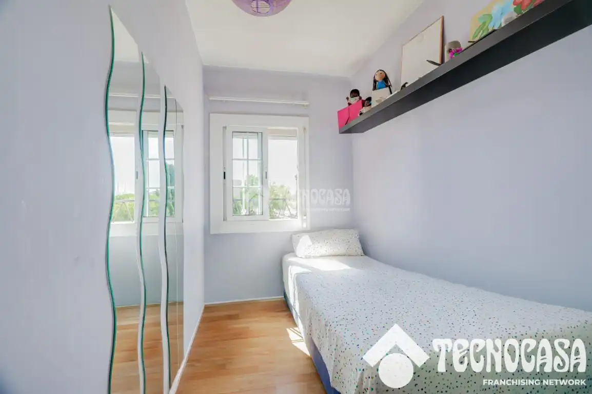Habitación de Piso en venta en Badalona con Parquet