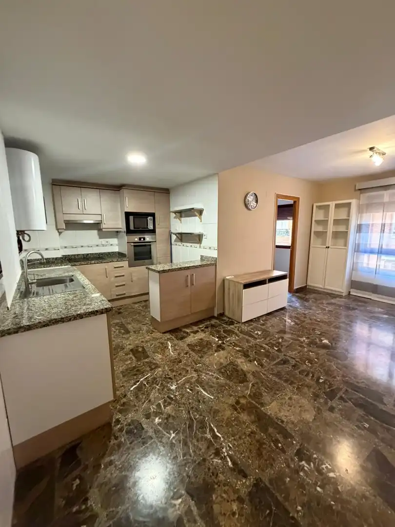 Cocina de Piso de alquiler en Oliva con Aire acondicionado, Terraza y Trastero