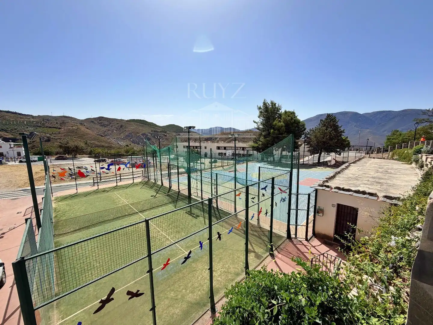 Vista exterior de Casa o chalet en venta en Carataunas con Terraza y Balcón