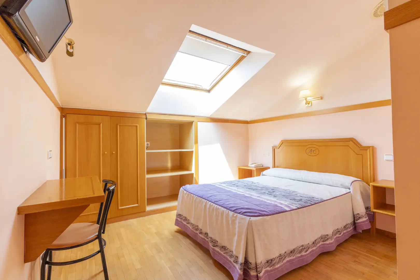 Habitación de Edificio en venta en Cavia