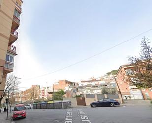 Vista exterior de Àtic en venda en Santa Coloma de Gramenet