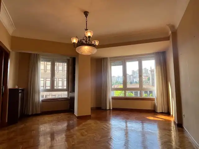 Wohnzimmer von Wohnung zum Verkauf in Santander mit Heizung, Abstellraum und Ofen