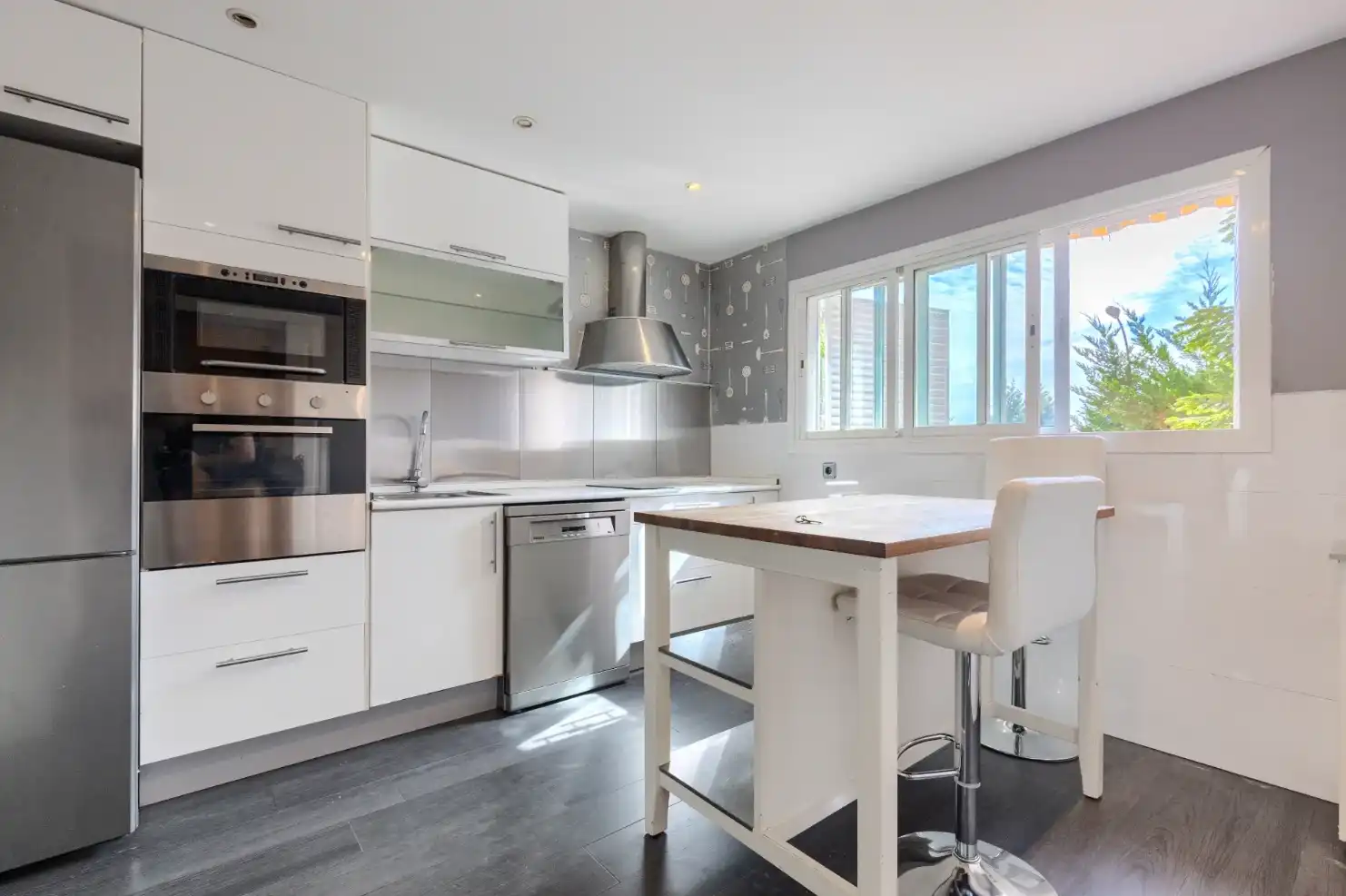 Cocina de Casa adosada en venta en Ciudalcampo con Aire acondicionado, Calefacción y Jardín privado