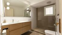 Bathroom of Flat for sale in  Barcelona Capital  with Air Conditioner, Heating and Balcony