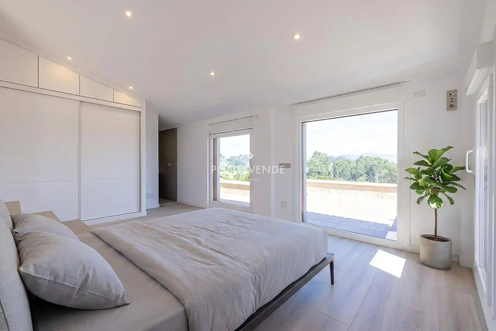 Bedroom of Houses for sale in Sanxenxo  with Private garden, Parquet flooring and Terrace