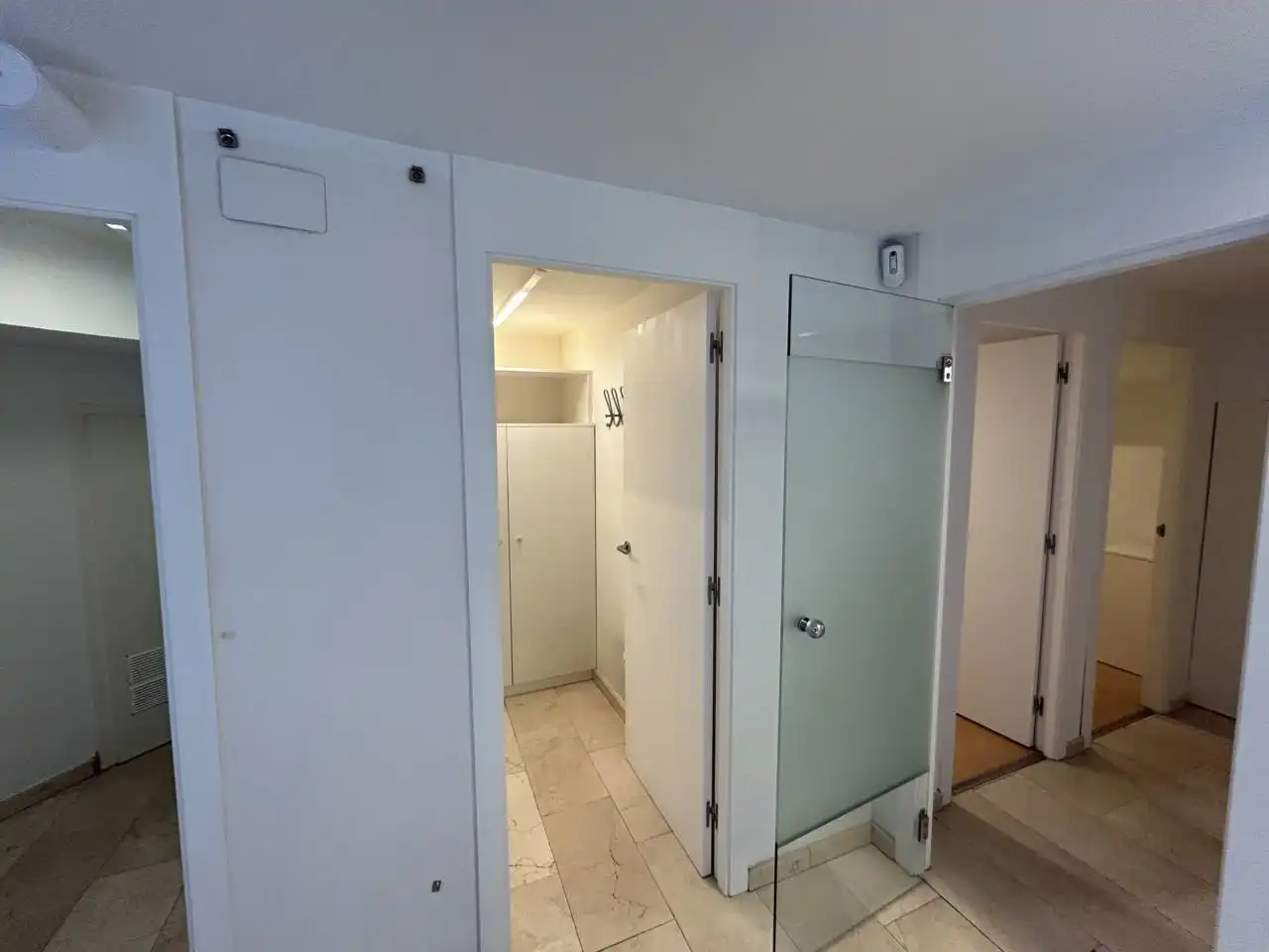 Bany de Local de lloguer en Barcelona amb Aire condicionat