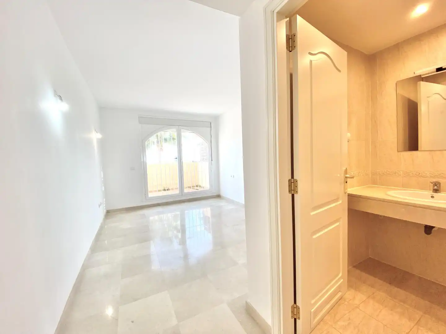 Habitación de Piso en venta en Mijas con Terraza y Piscina comunitaria
